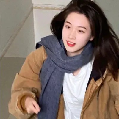 小姑娘艾萝依 在线观看封面
